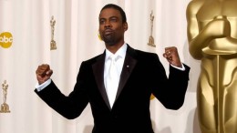 After the Oscar nominations were announced, it was expected that the Chris Rock might step away from his duties as a host. But it looks like he is here to stay.