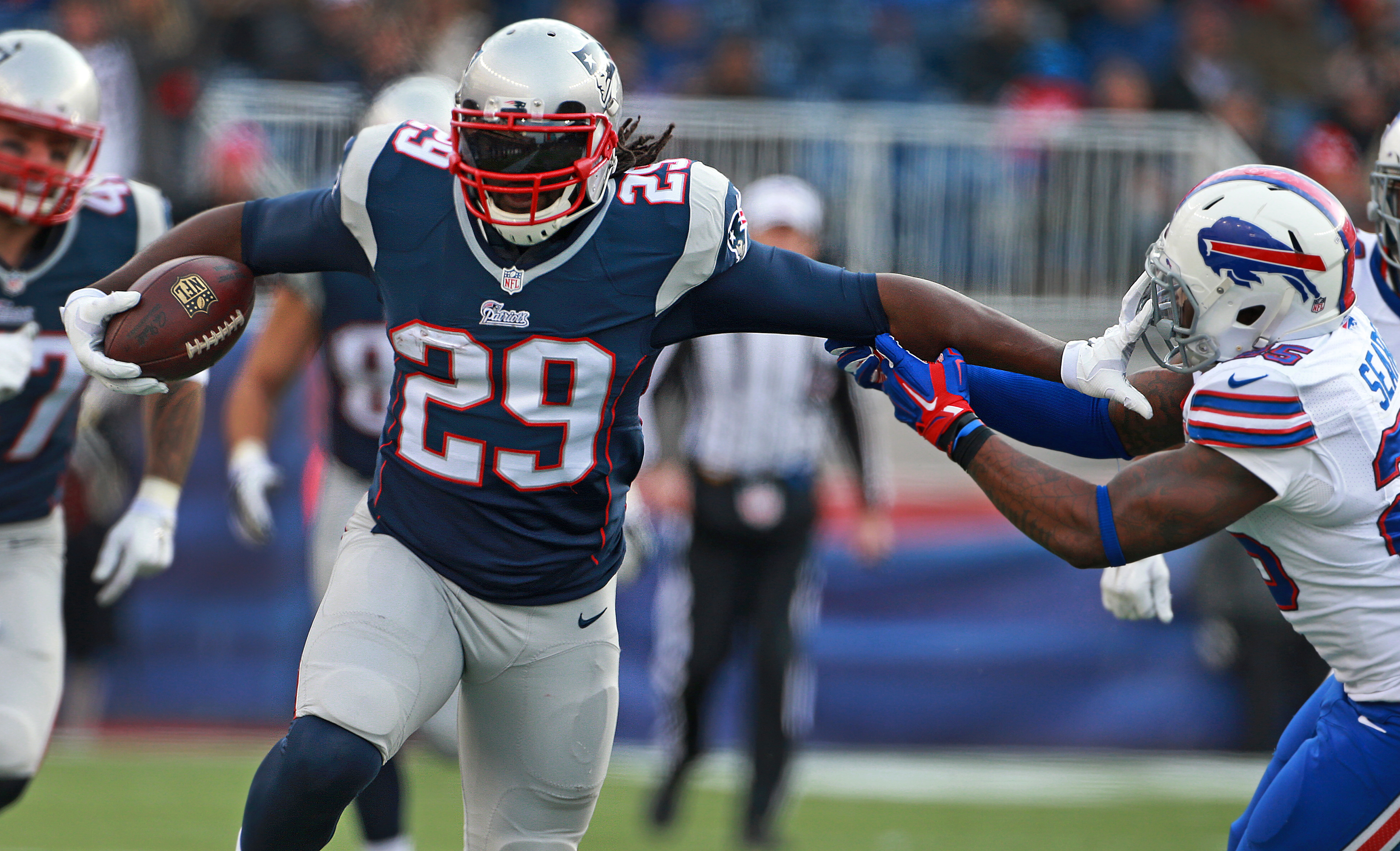 Legarrette Blount Suspended For 2015 Regular Season Opener
