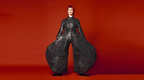 Fashion History: David Bowie and the Birth of Androgyny - TheTrendler